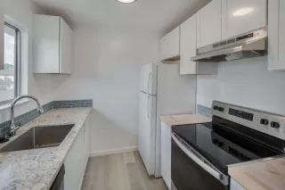 Photo #1: 20020756 Listing 