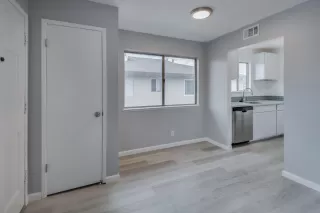 Photo #3: 20020756 Listing 