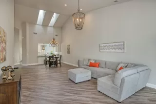 Photo #3: 20020924 Listing 