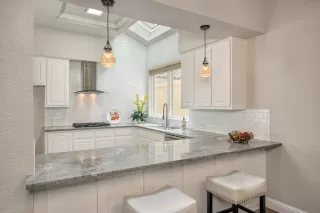 Photo #6: 20020924 Listing 