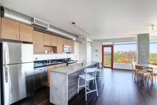 Photo #2: 20021304 Listing 