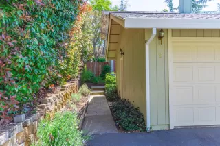 Photo #4: 20021802 Listing 