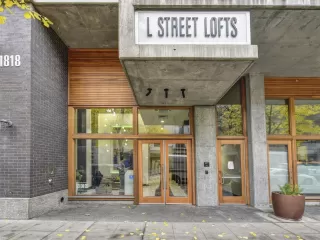 Photo #1: 20022022 Listing