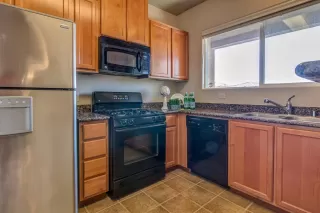 Photo #4: 20022299 Listing