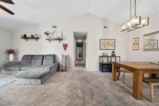 Photo #4: 20022353 Listing