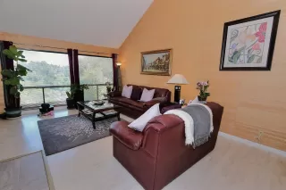 Photo #1: 20022459 Listing