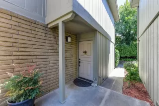 Photo #3: 20022526 Listing