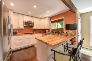 Photo #6: 20022526 Listing