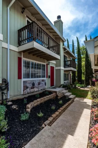 Photo #1: 20022797 Listing 