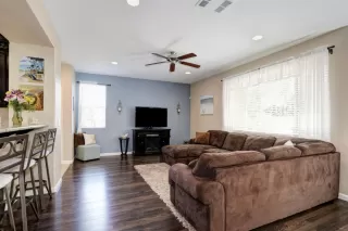 Photo #6: 20023314 Listing