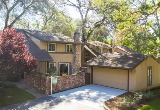 Photo #1: 20023383 Listing