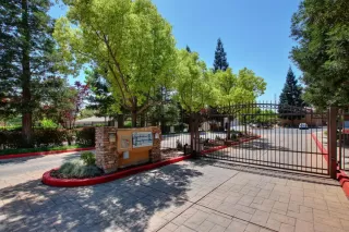 Photo #1: 20023639 Listing