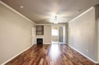 Photo #6: 20023639 Listing