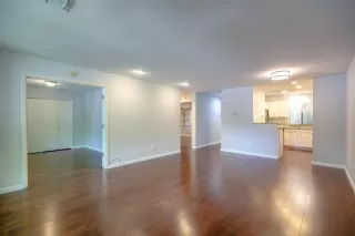 Photo #5: 20024180 Listing