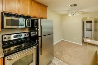 Photo #6: 20024350 Listing