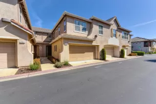 Photo #2: 20024582 Listing