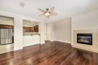 Photo #6: 20024582 Listing