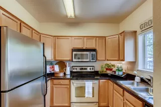 Photo #5: 20025292 Listing