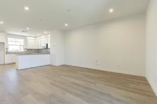 Photo #5: 20025792 Listing