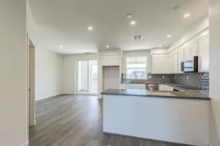 Photo #6: 20025792 Listing