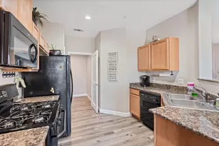 Photo #5: 20026076 Listing 