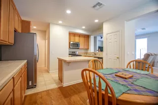 Photo #6: 20026208 Listing