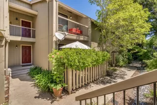 Photo #1: 20026215 Listing