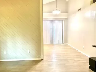 Photo #6: 20026548 Listing