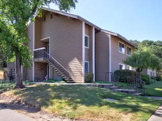 Photo #5: 20028001 Listing