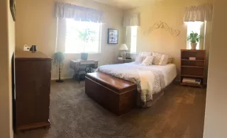 Photo #5: 20028205 Listing