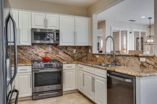 Photo #1: 20028219 Listing