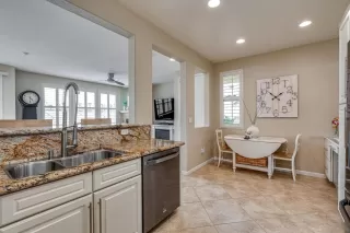 Photo #4: 20028219 Listing