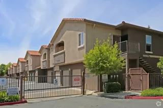 Photo #2: 20028225 Listing 