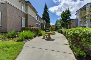 Photo #1: 20028369 Listing