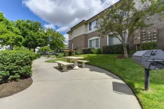 Photo #2: 20028369 Listing