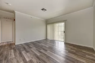 Photo #6: 20028369 Listing