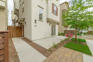 Photo #1: 20028414 Listing