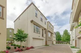 Photo #4: 20028414 Listing