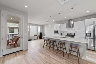 Photo #5: 20028414 Listing