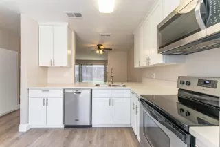 Photo #2: 20028537 Listing 