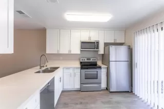 Photo #3: 20028537 Listing 