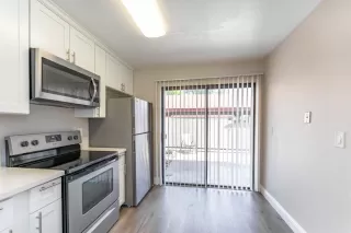 Photo #4: 20028537 Listing 