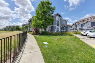 Photo #1: 20028553 Listing