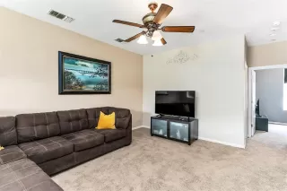 Photo #4: 20028651 Listing