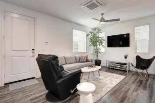 Photo #2: 20028664 Listing