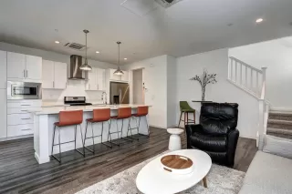 Photo #4: 20028664 Listing