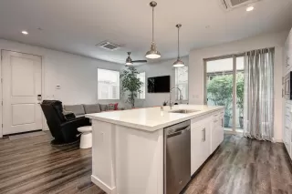 Photo #6: 20028664 Listing