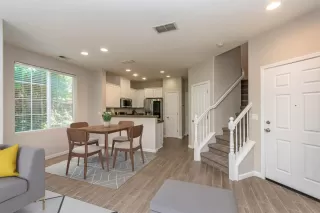 Photo #6: 20028720 Listing 