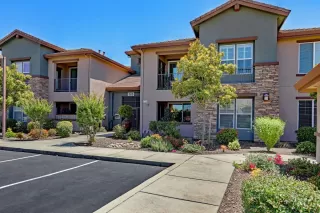 Photo #1: 20028980 Listing