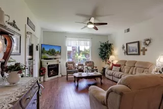 Photo #4: 20028980 Listing